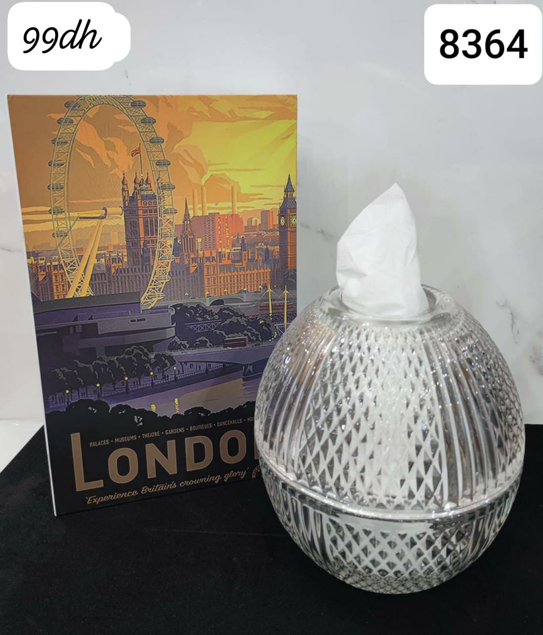 علبة مناديل زجاجية بتصميم أنيق وعصري،