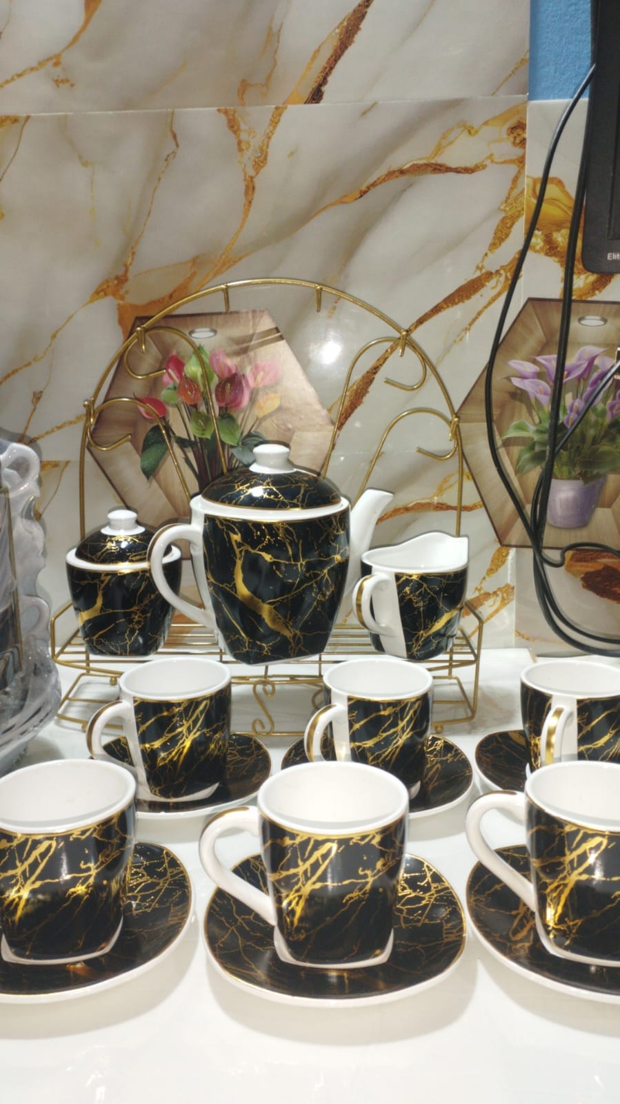 طقم شاي وقهوة أنيق بتصميم مزهر راقي